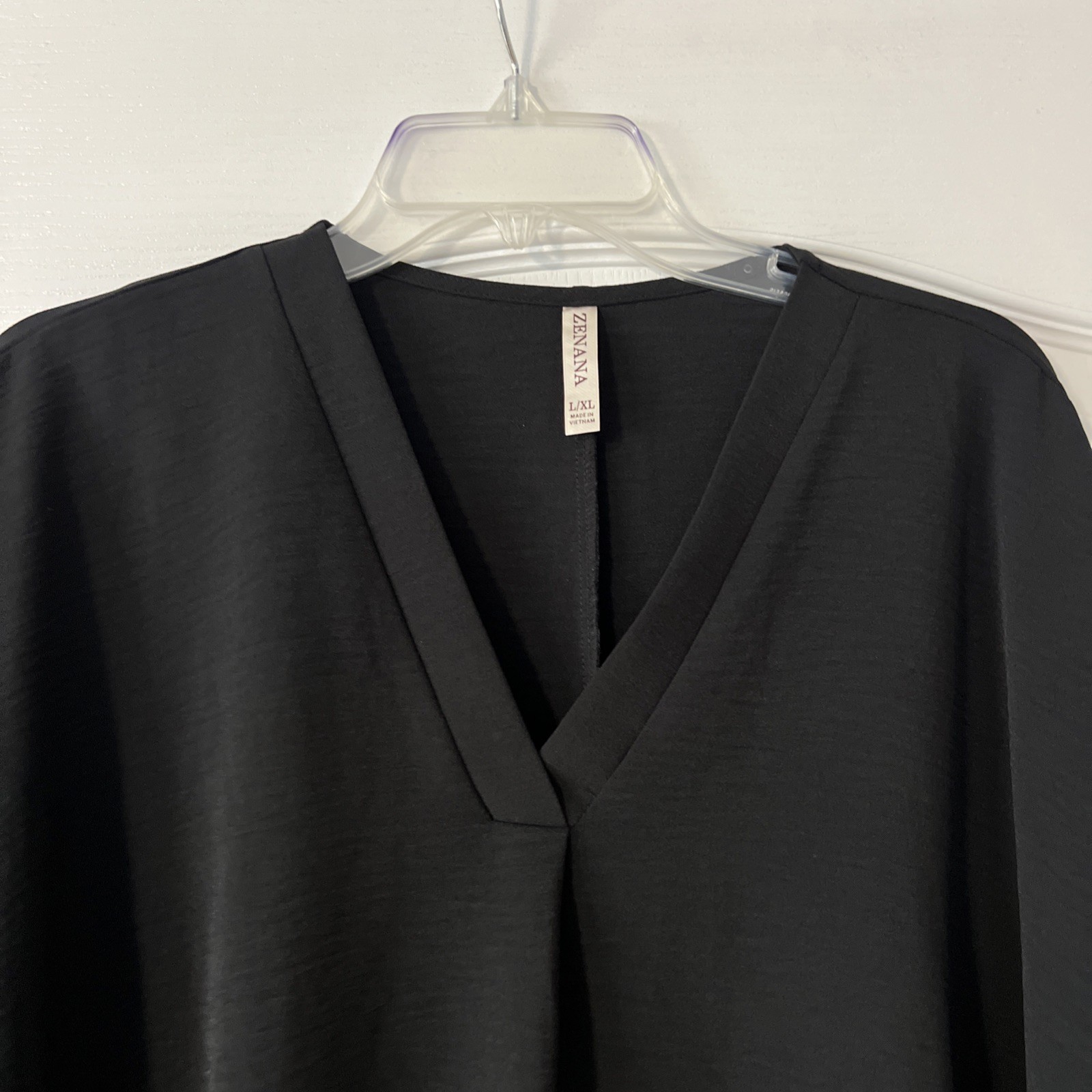 Zenana Women’s Black Oversized V-Neck Pullover Top Size L/XL
