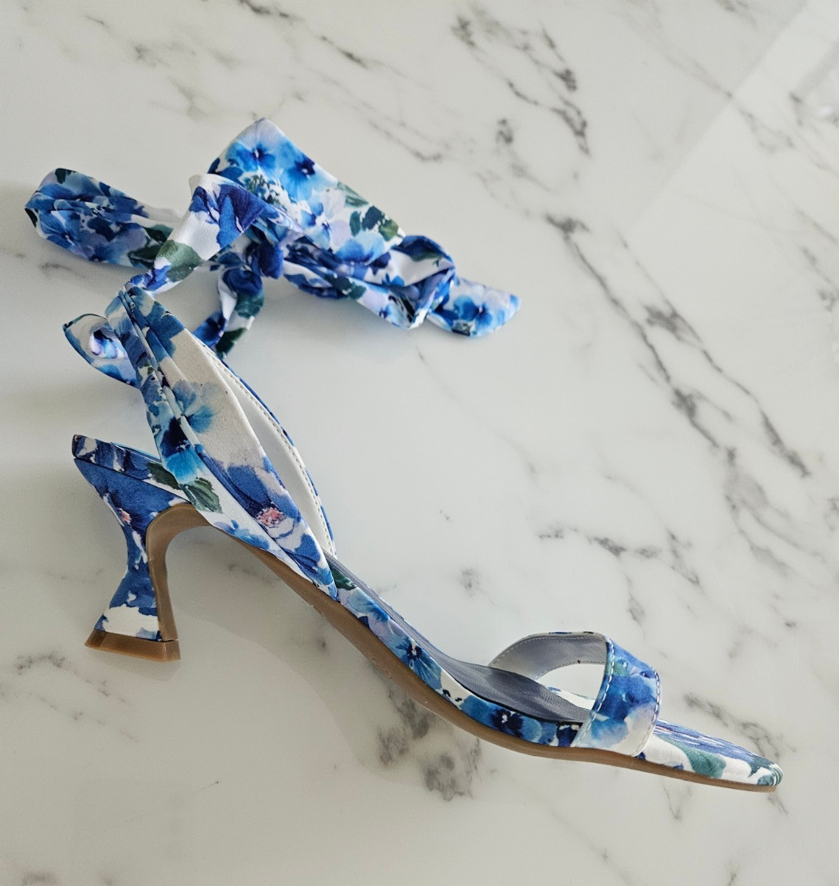 Nine West Women’s Lopez Blue Floral Ankle Wrap Sandals 7.5 M New Without box!