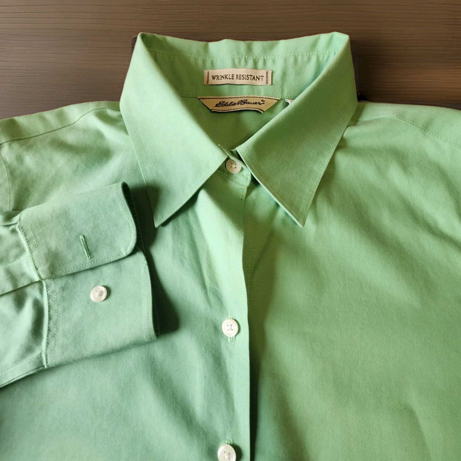 Eddie Bauer Apple Green Wrinkle Resistant Shirt Womens Sz M Cotton Long Sleeve