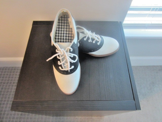 Vintage Predictions Womens Black & White Saddle Shoes 8