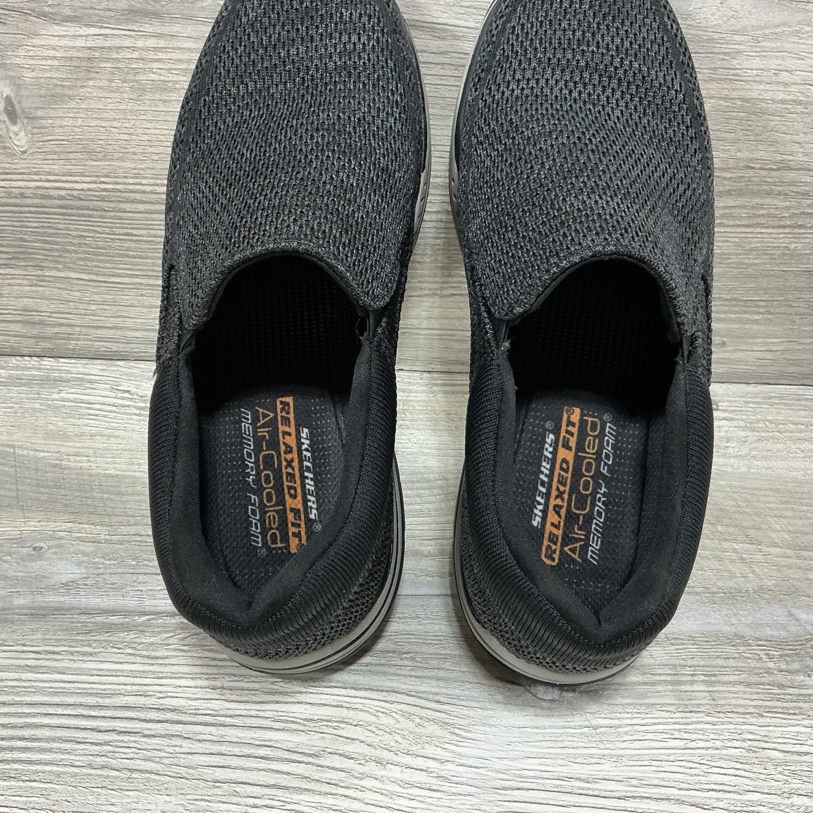 Skechers Relaxed Fit Arago Shoes Mens Size 9.5 Black Grey Fabric Slip On 204000