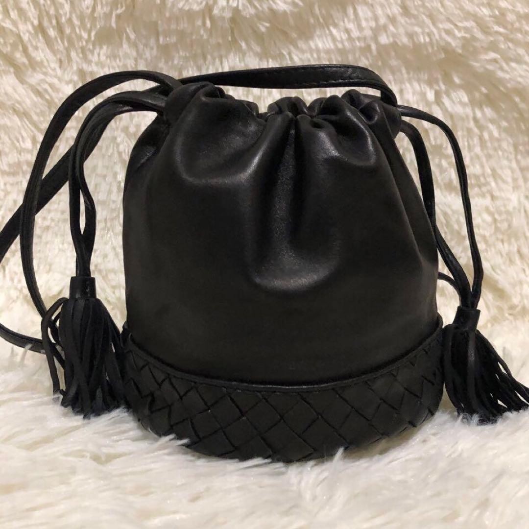 Rare and Bottega Veneta Leather Drawstring Shoulder Bag Black