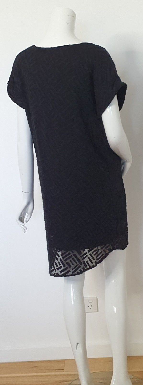 MESOP Sz 10-12 Silk Overlay Shift Dress Cuffed S/Sleeve Black Minimal/Classic