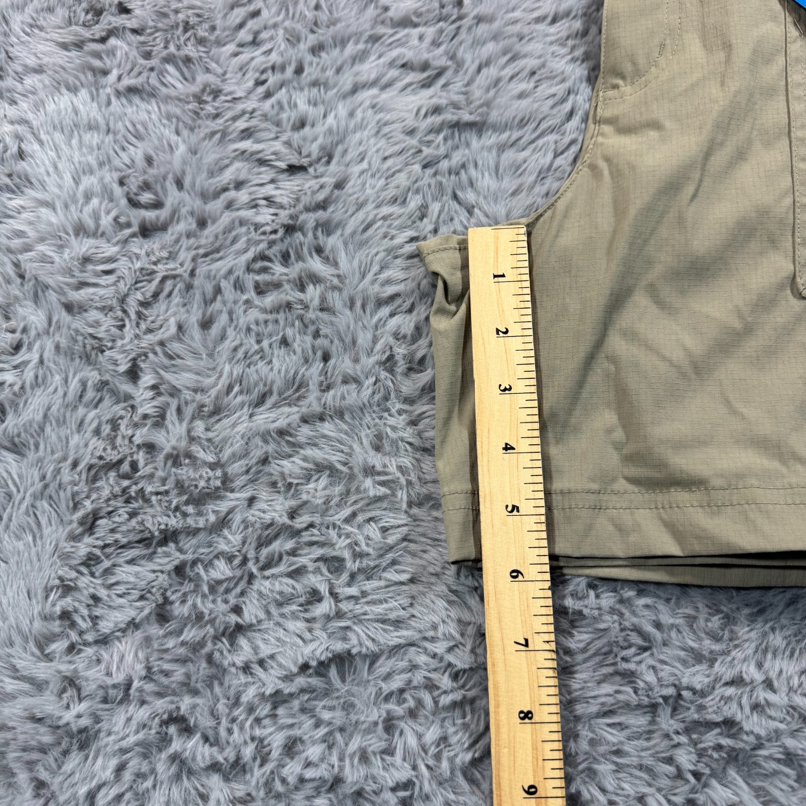 Columbia Kestrel Trail Omni-Shield Shorts Women’s 10 Beige Nylon Hiking Camping