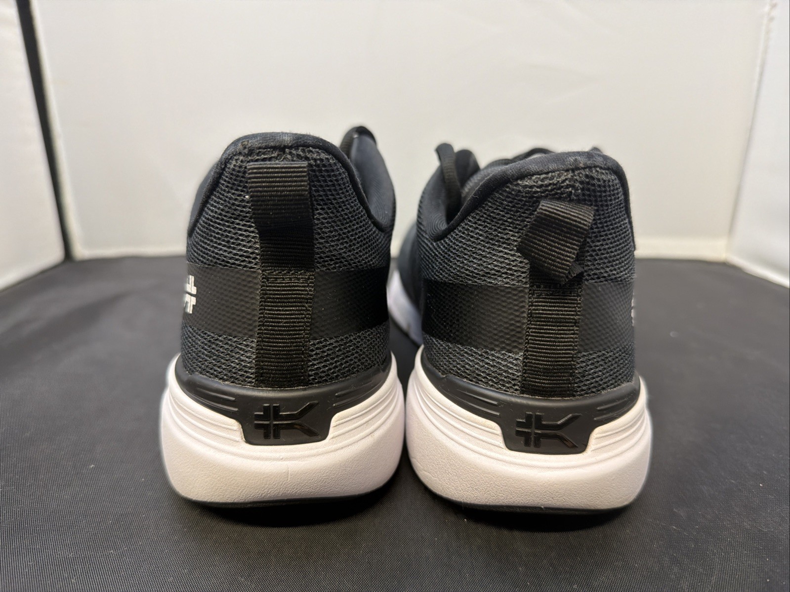 KURU FLEX Via Mens Shoes Sz 10 M Athletic Jet Black Bright White Knitted Sneaker