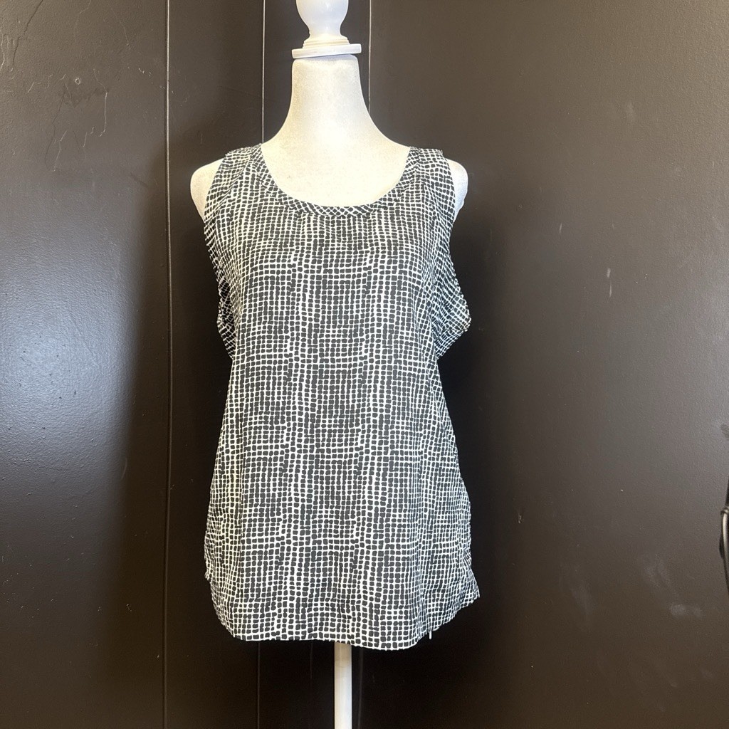 Audrey 3+1 Black & White Geometric Sleeveless Blouse | Minimalist