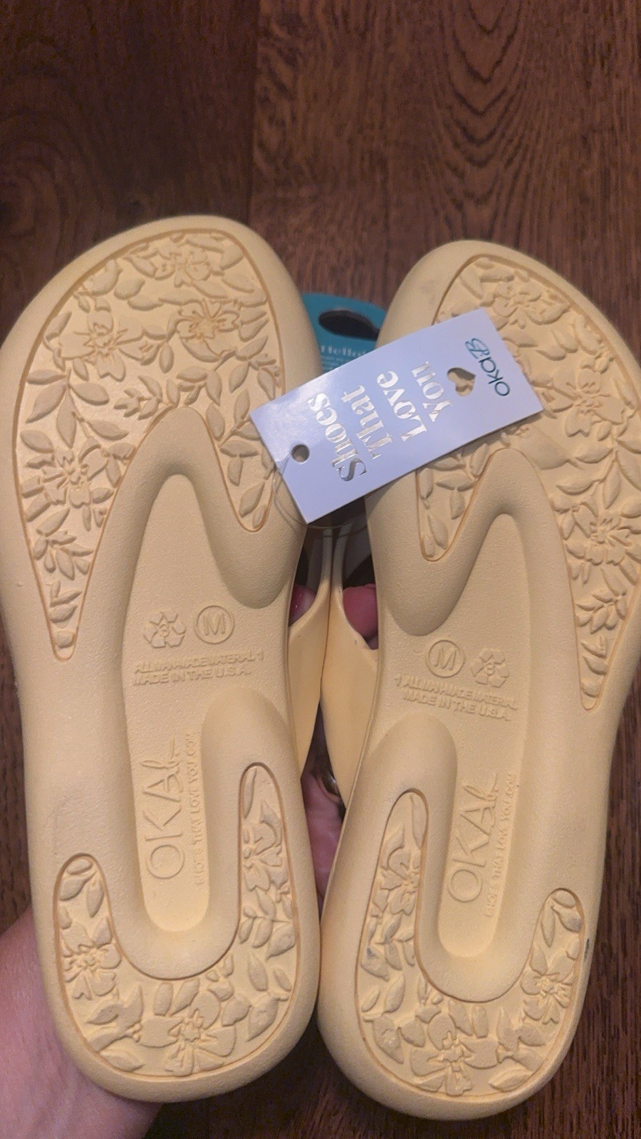 Oka-B Kira Bow Flip Flops Yellow Women’s Size M (7/8) Rubber Slip On $44 NWT