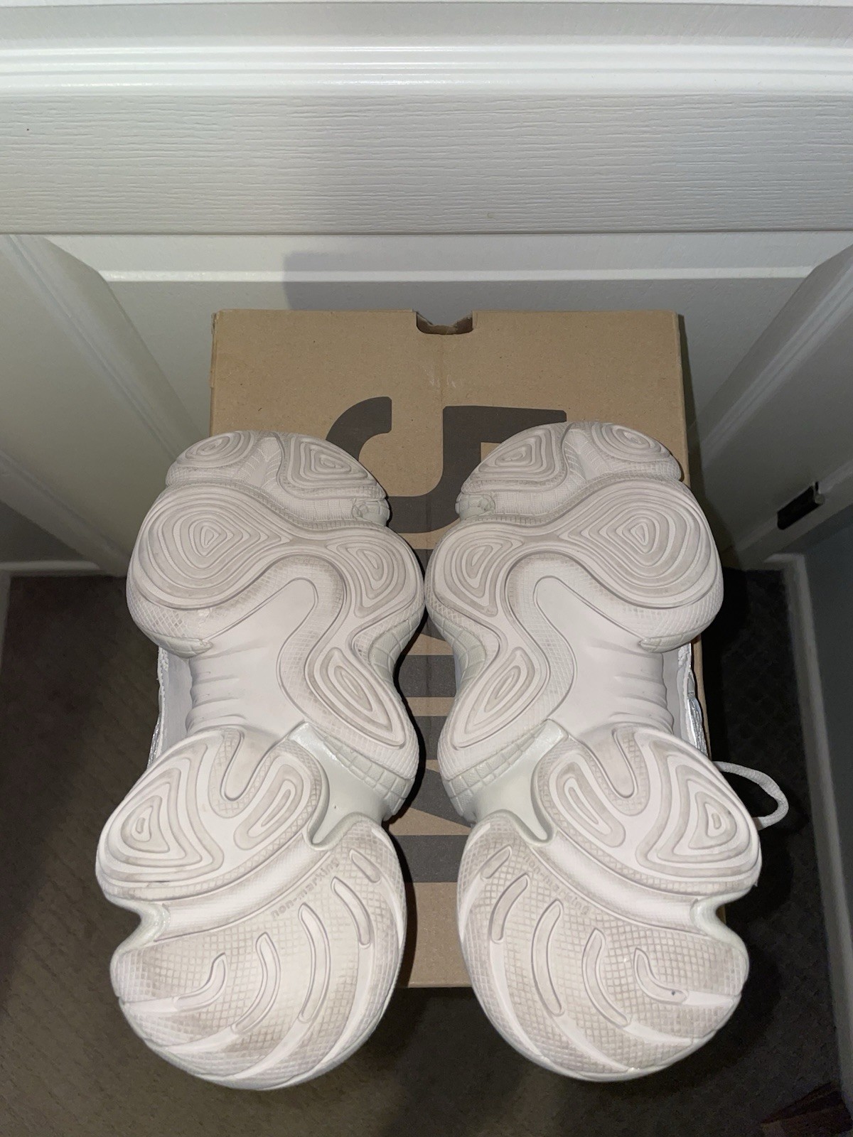 Adidas Yeezy 500 “Blush” Low Top Lace-Up Sneakers Gray/White DB2908 W/ Tag & Box