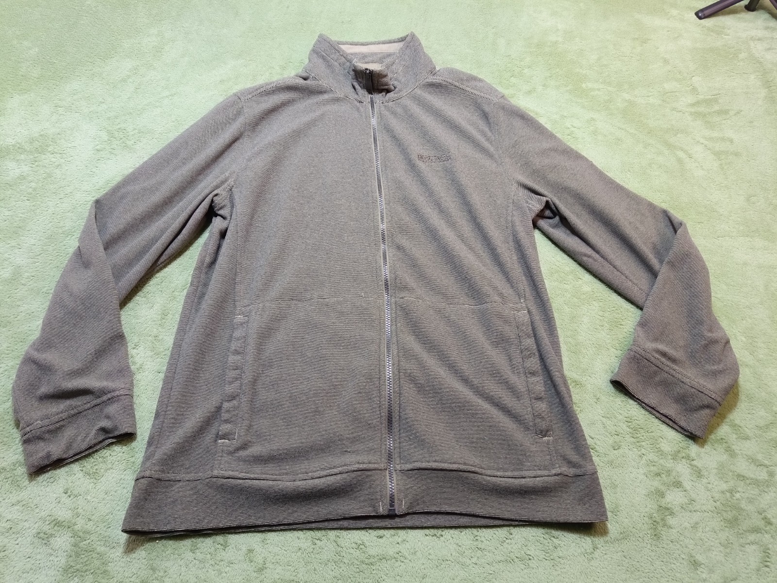 Regatta Great Outdoors Mens L Gray Full Zip Ribbed Fleece Jacket USA 42 Hiking