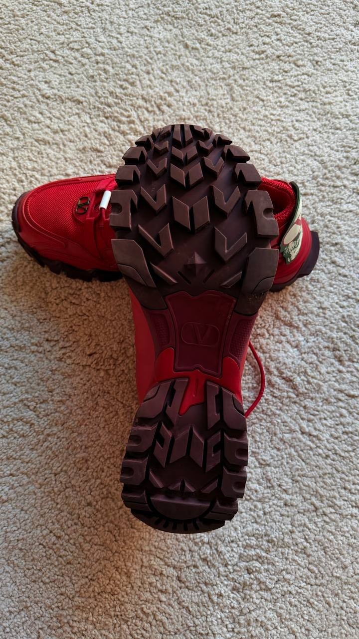 Valentino Garavani Climbers Red Skull Sneakers EU 43 Made In Italy Rare