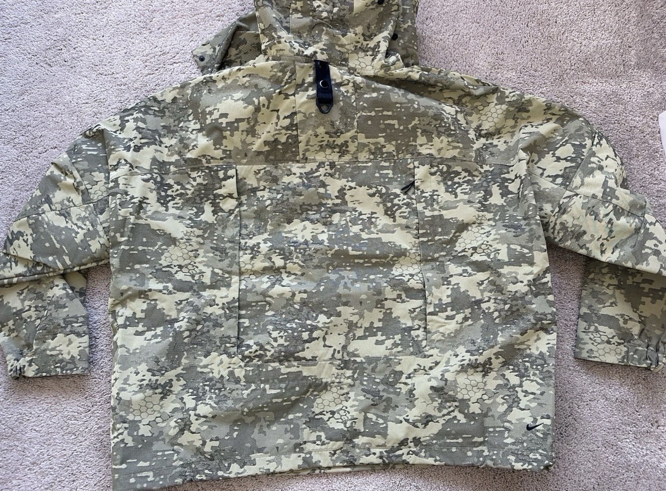 Nike Tech Woven CORDURA Jacket Camo Olive Black IF8494-276 – Men’s Size Medium