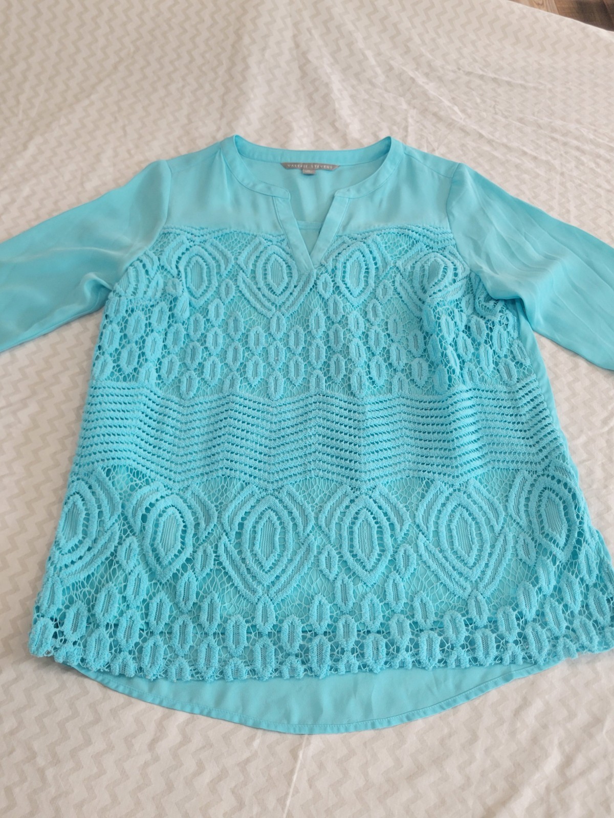 Valerie Stevens Embroidered Lace Turquoise V Neck 3/4 Sleeve Crochet Breezy top