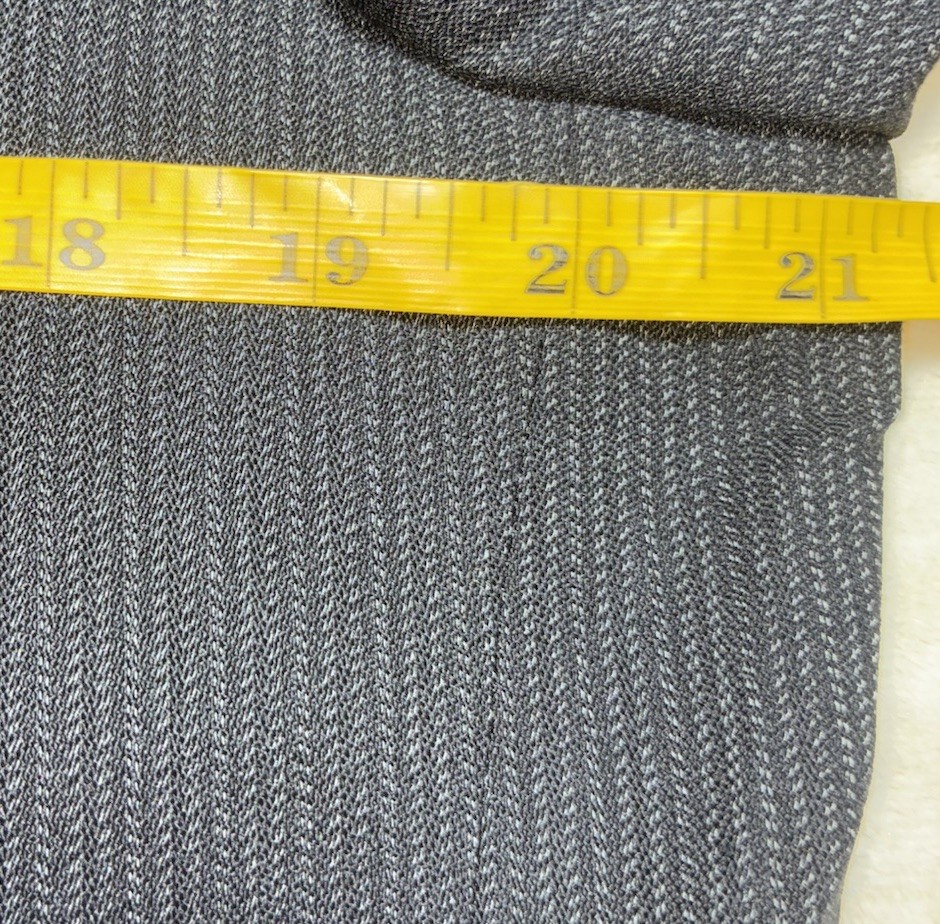 Armani Collezioni Saks Blazer Men’s 40R Charcoal Herringbone Wool Italy *hole