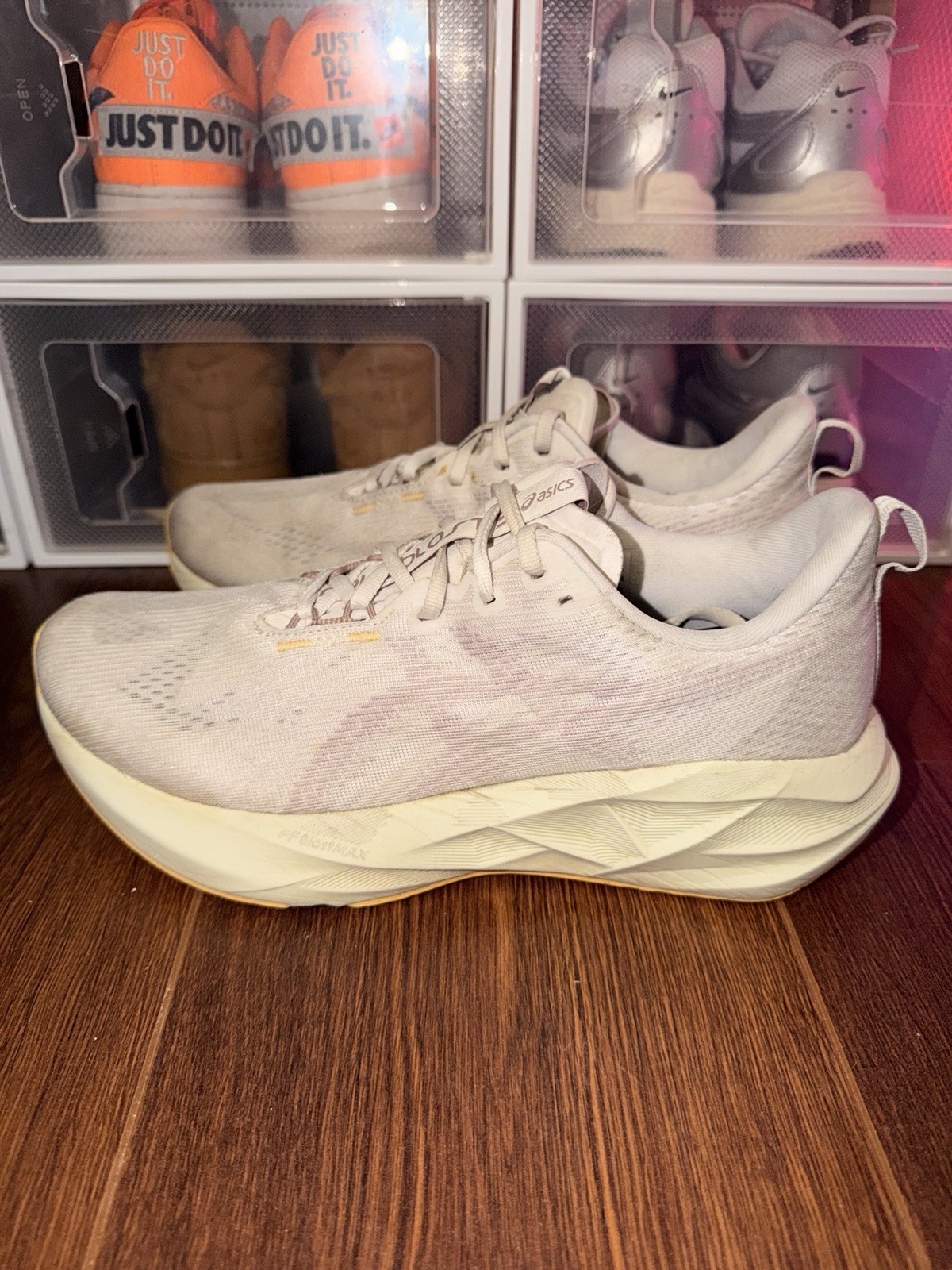 Size 9.5 – ASICS Nova Blast 5