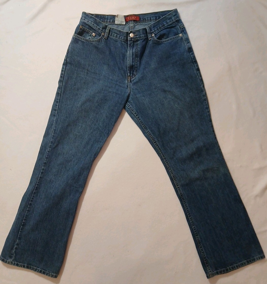 Zena Women’s Jeans Zipper Button Closure Size 14 Inseam 31