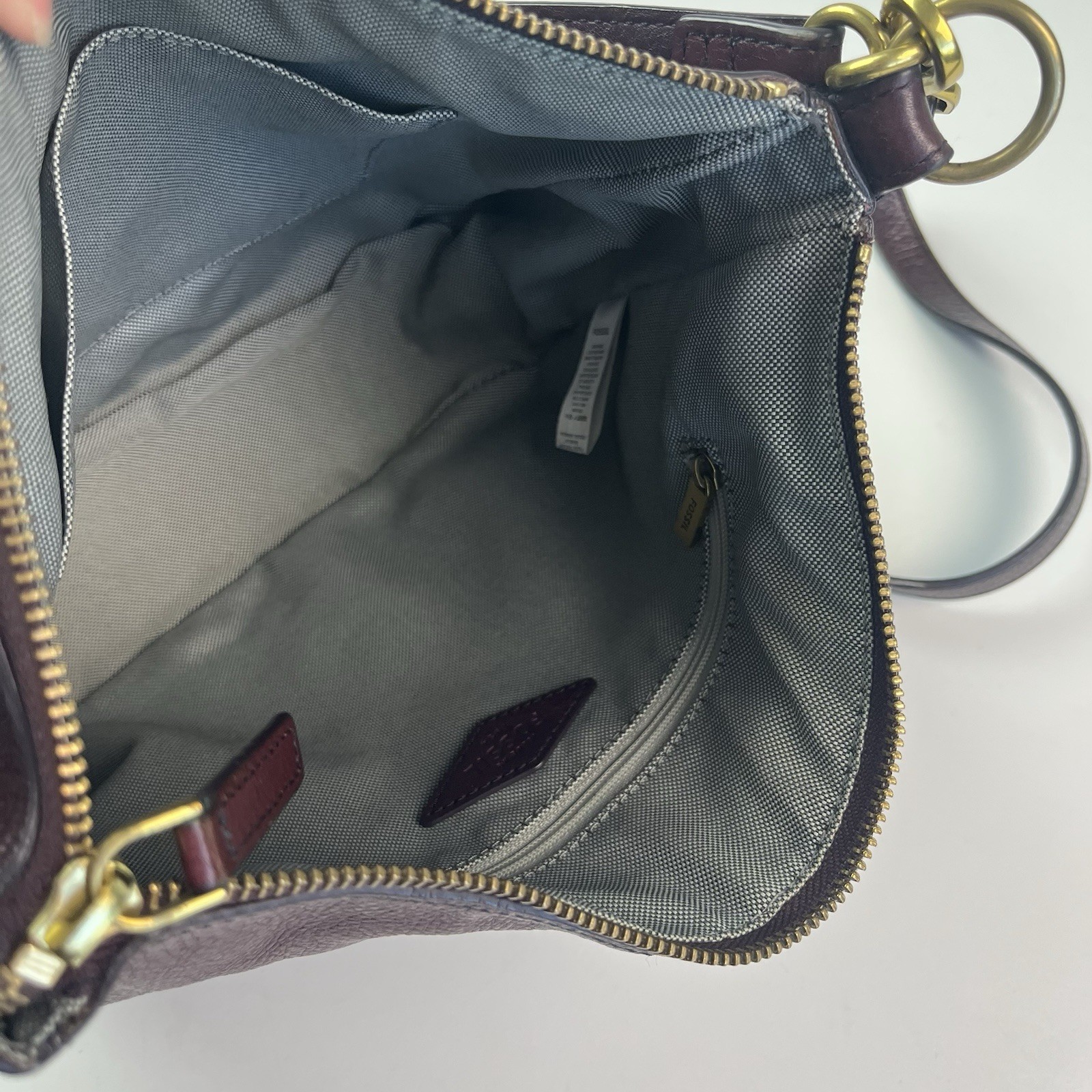 Fossil Jolie Leather Hobo Bag Burgundy Oxblood Crossbody Classic Preppy Purse