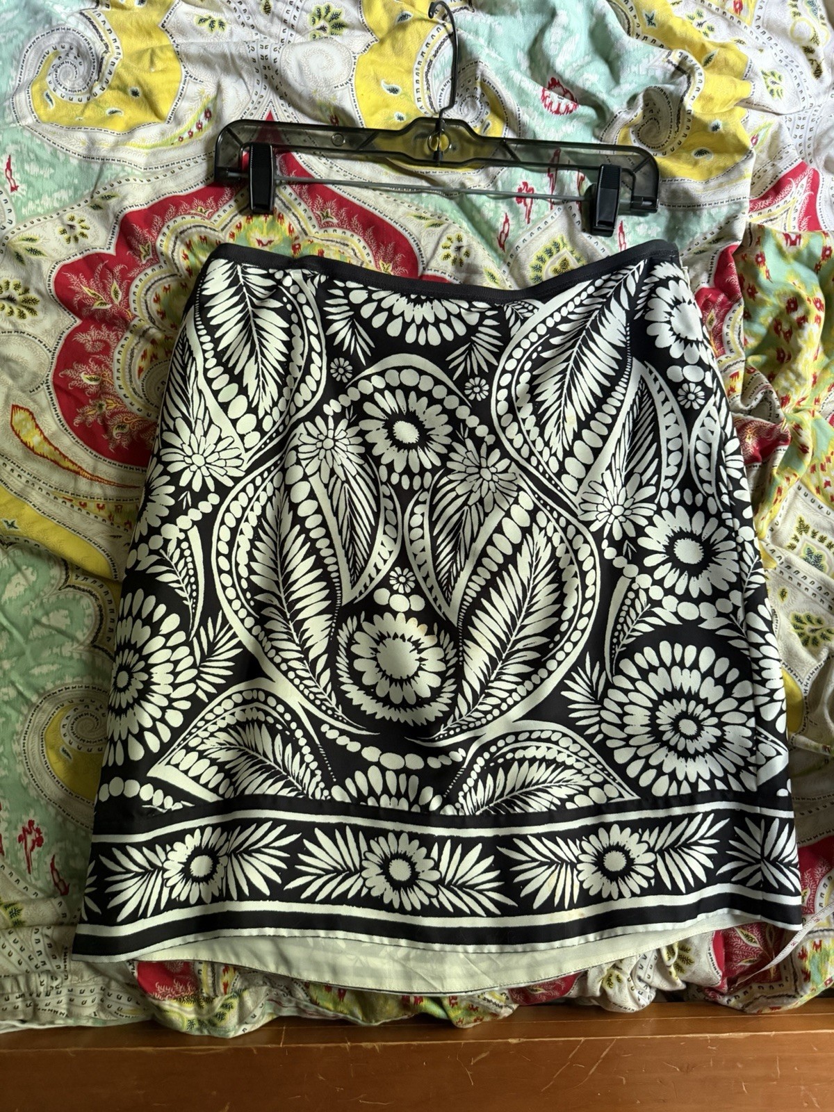 Black And White Size 4 Banana Republic Silk Above The Knee Skirt