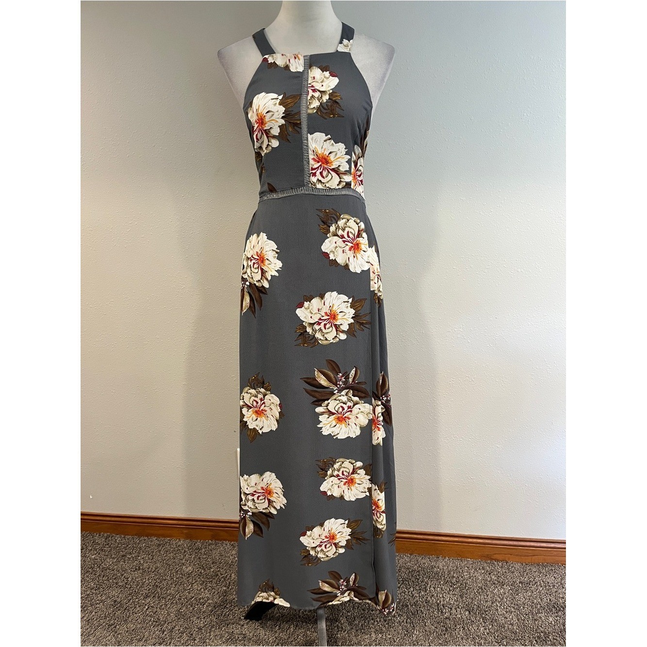 Floral halter Sleeveless Maxi Dress size medium
