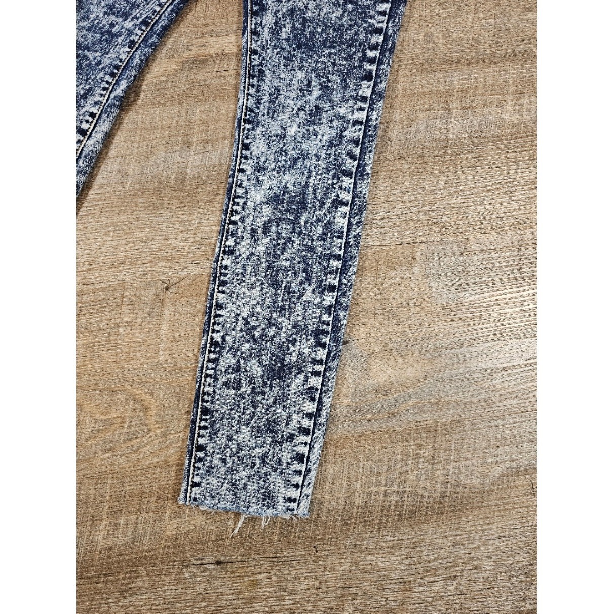 Judy Blue Acid Wash High Waisted Skinny Jeans Blue White Raw Hem Size 5
