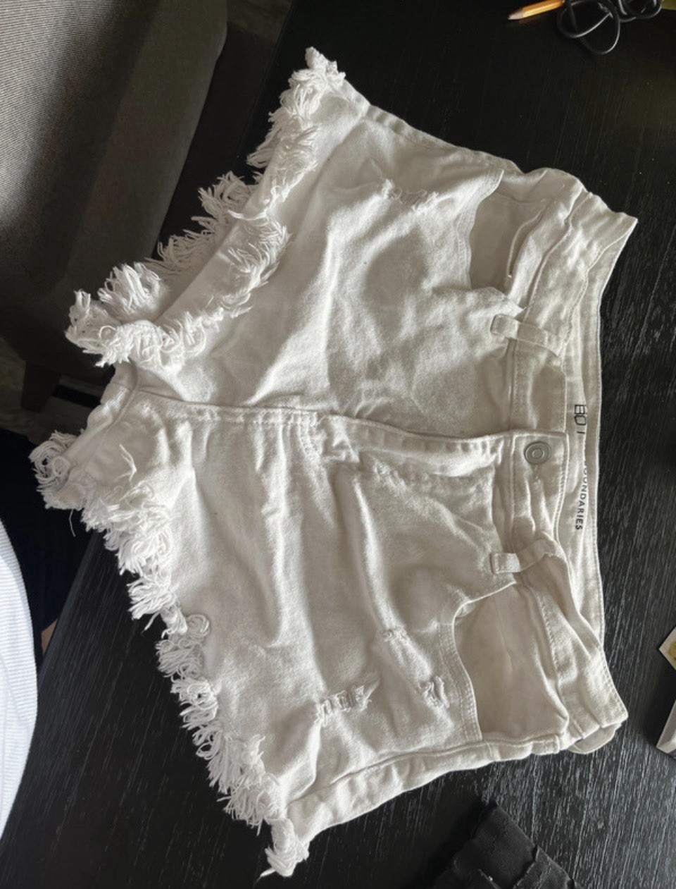BDG Boundaries Women’s White High Rise Denim Cut Off Shorts 25 Button Fly