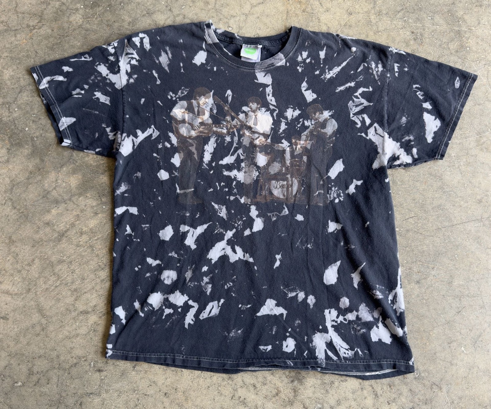Vintage 2005 The Beatles Apple Corps Ltd Bleached Band T-Shirt