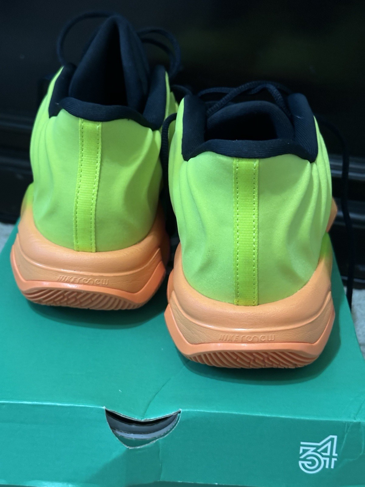 Nike US 12 Men’s Yellow Orange Halloween Giannis Immortality 4 w/original box