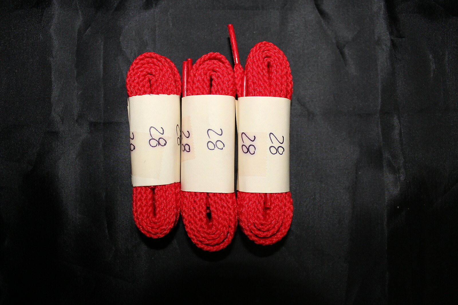 3 PAIRS OF 28″ INCHES ATHLETIC RED FLAT SHOE LACES, LADIES CHILDRENS, SMALL MASK