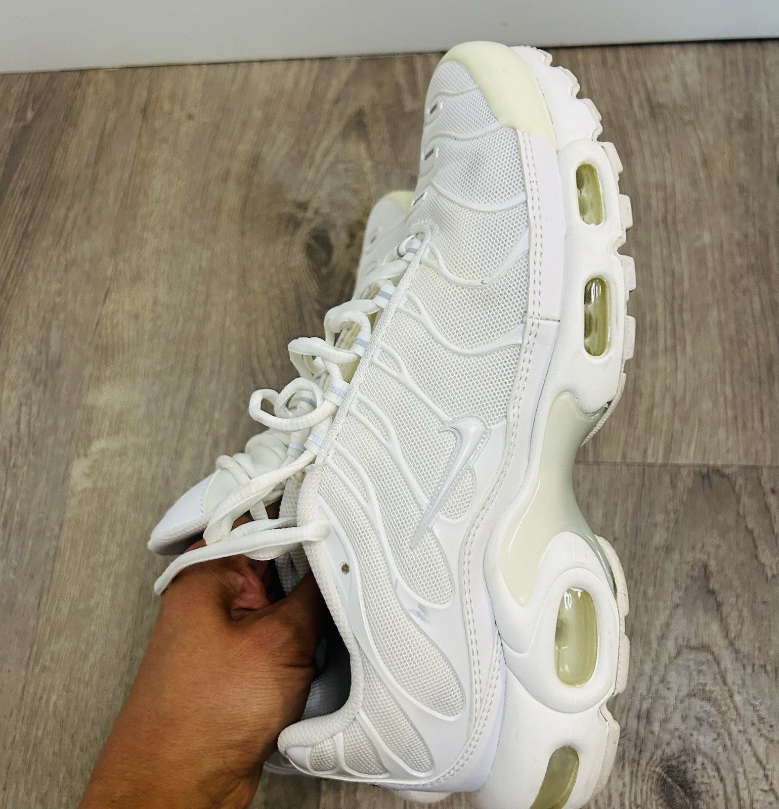 Nike Air Max Woman Size 9 Plus TN Triple White Low Top Mesh Sneakers DM2362-100
