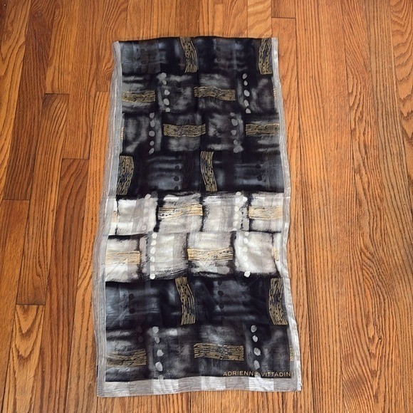 Adrienne Vittadini Scarf Black Grey White Gold Metallic Abstract Print Rectangle