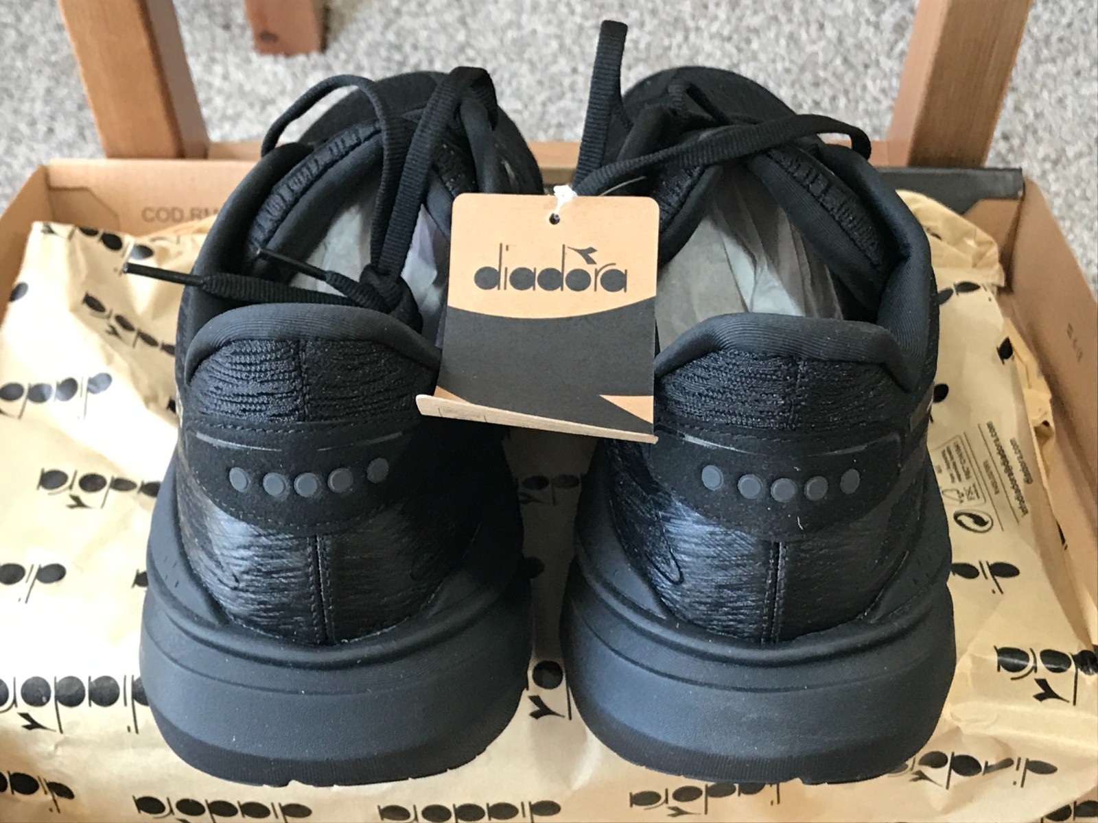 Diadora Nucleo 2 US11D running shoes, (black/black), in box, NEVER WORN!