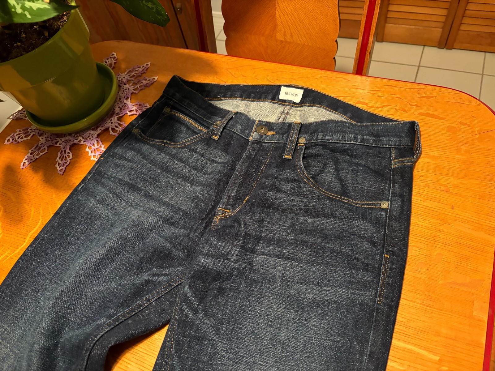 HUDSON BYRON STRAIGHT CUT DARK WASH STRETCH JEANS 32 X 30 VERY NICE!