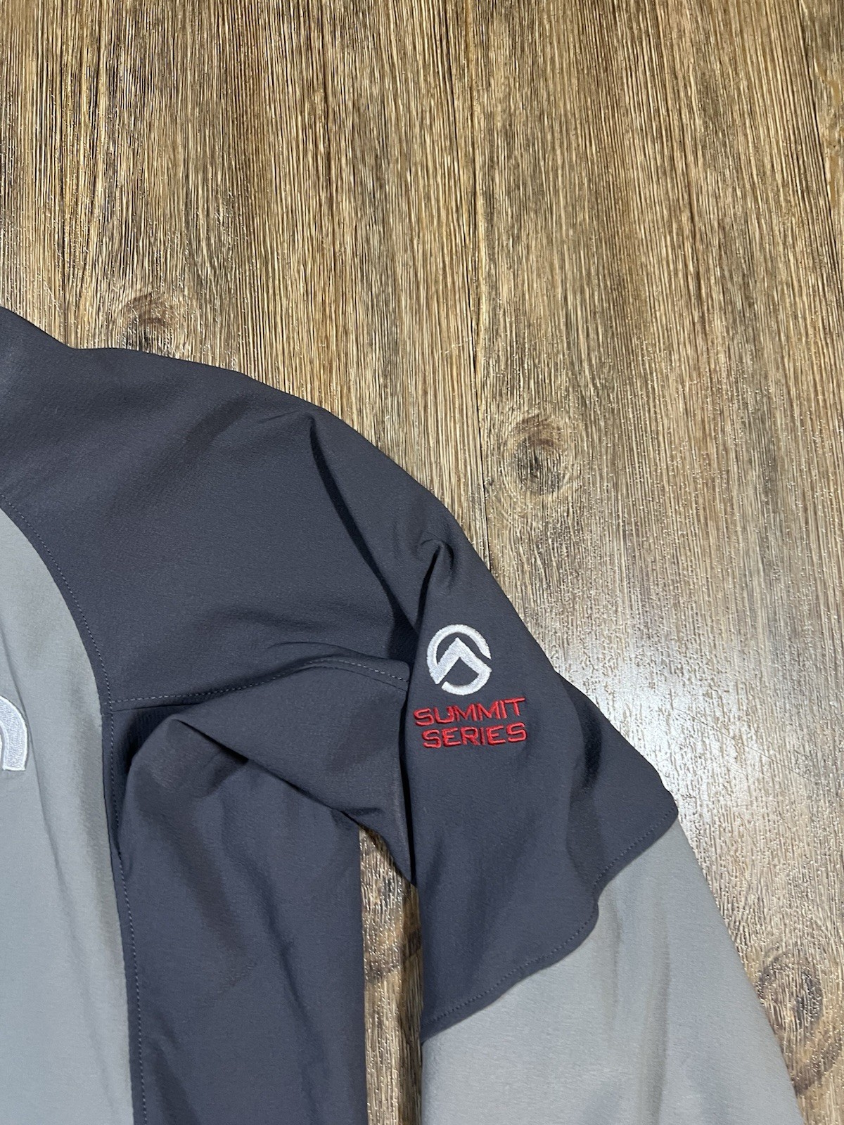 The North Face Jacket Men’s Medium Summit Series Apex Outdoors Gray