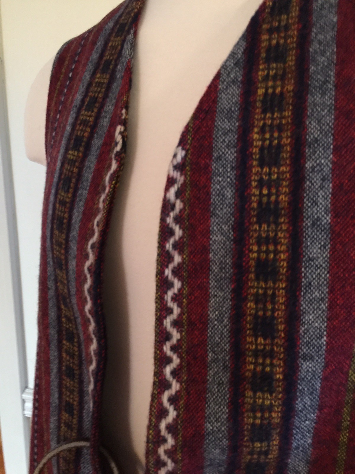 Woolrich Wool Vest Multi Patterned Large Lg L Leather Closure GUC – See Details