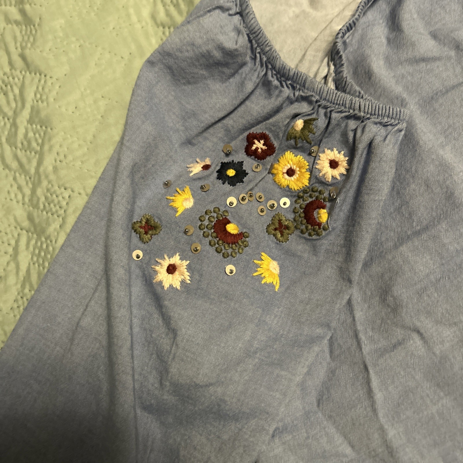 7TH AVENUE NEW YORK & COMPANY DESIGN STUDIO blue top with embroidery Size Small