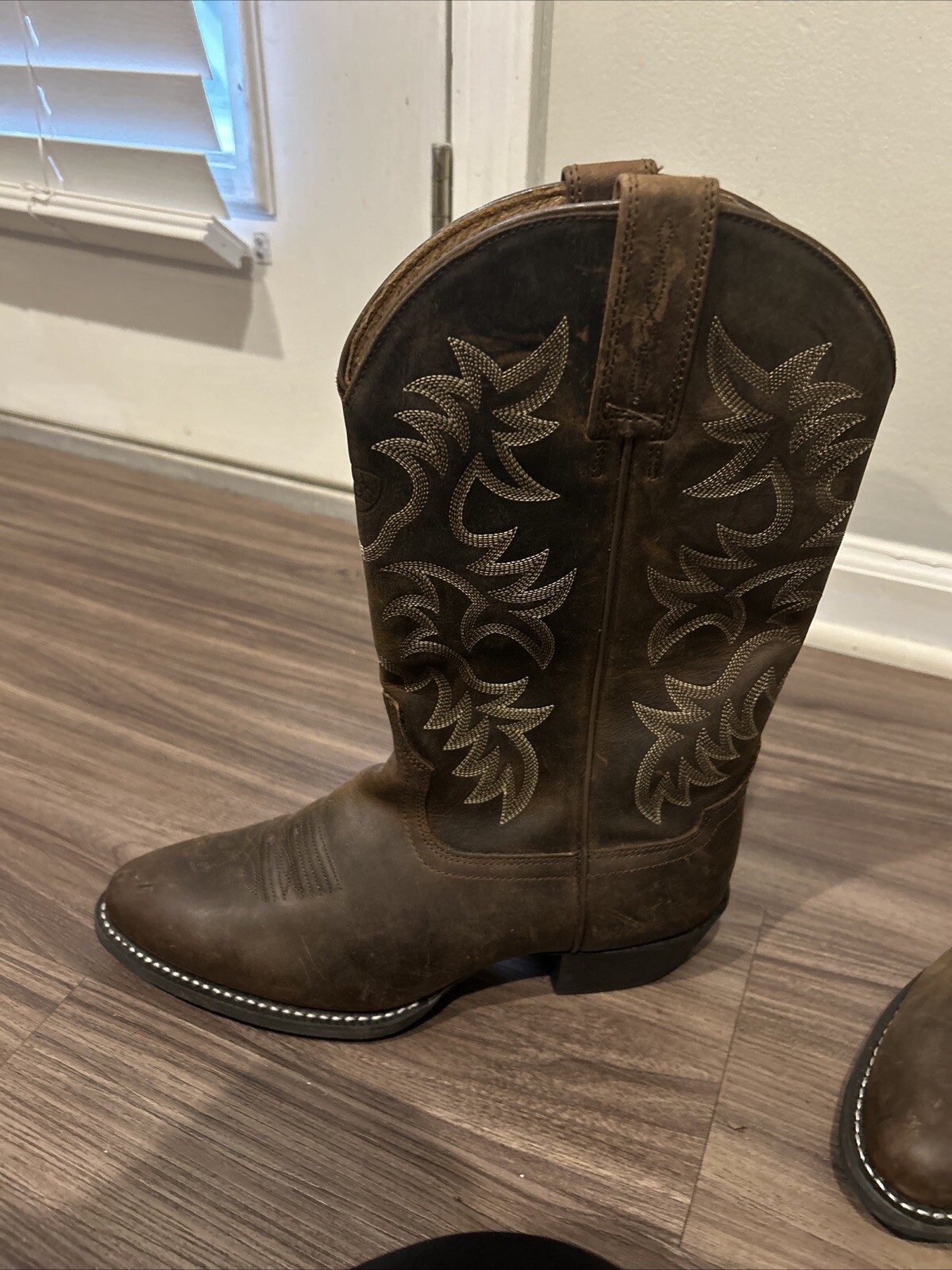 Ariat 34725 Distressed Brown Leather Cowboy Western Boots Men’s sz 8EE