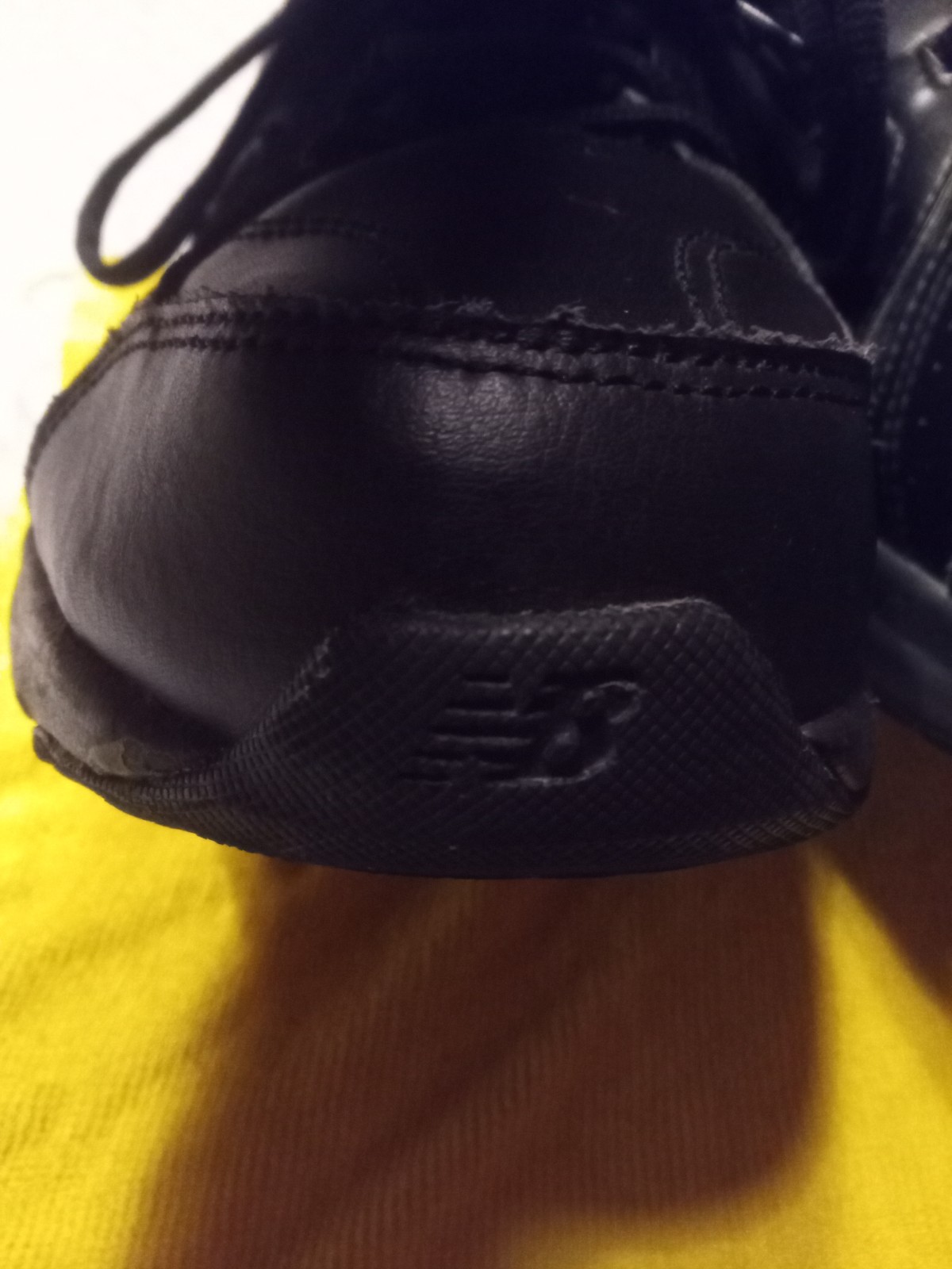 New Balance 608 Men’s Size 8.5 4E Black Leather Running Shoes
