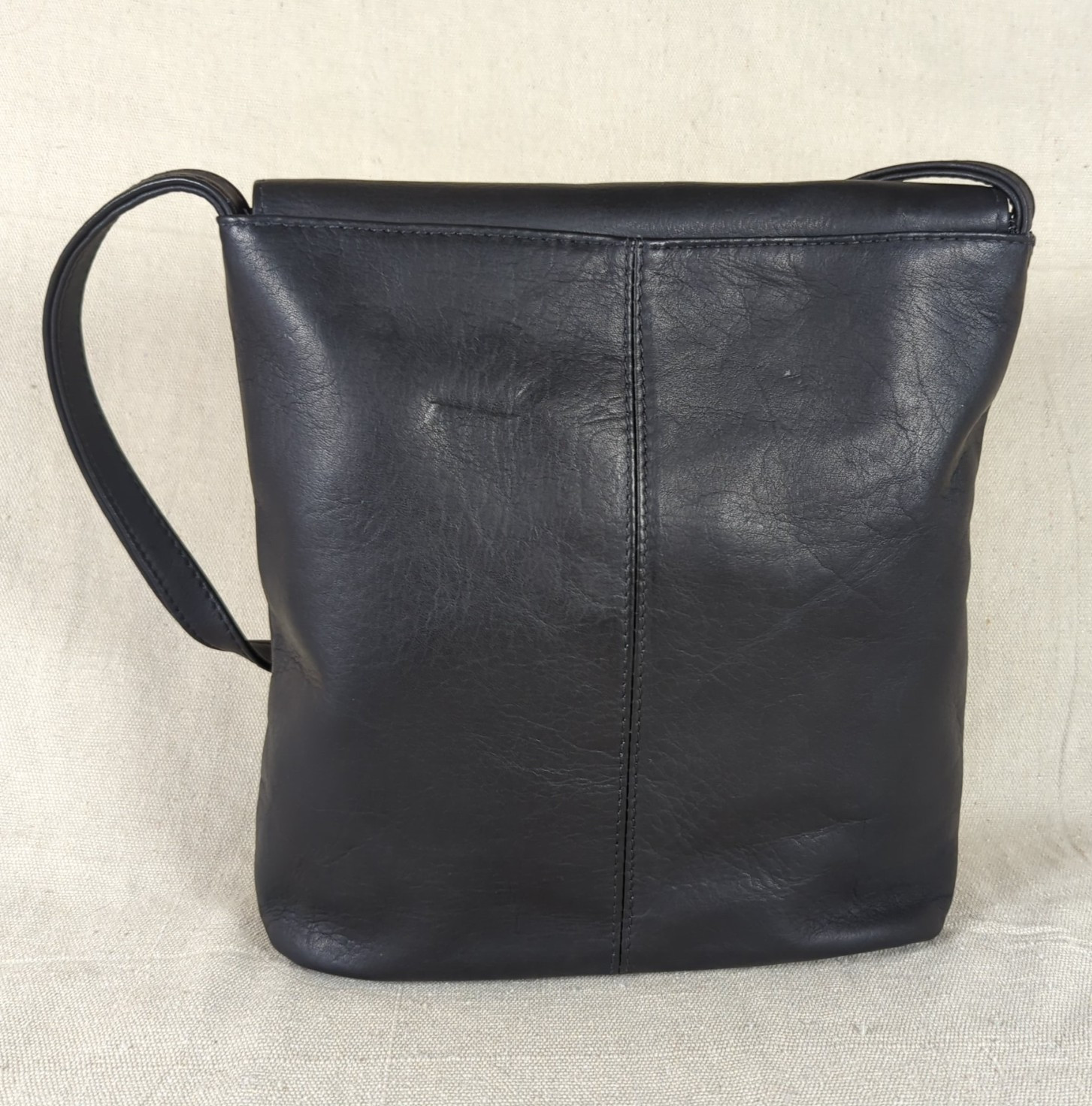 Le Donne Genuine Leather Crossbody Messenger Bag Black Flap Over Zip Purse