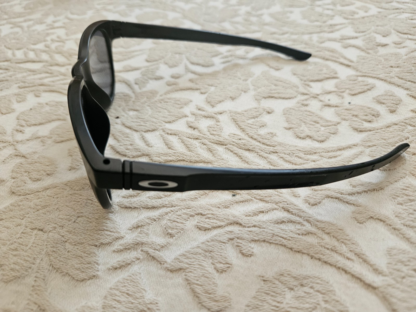 Oakley Stringer Matte Black Frame Grey Lenses O09315-01