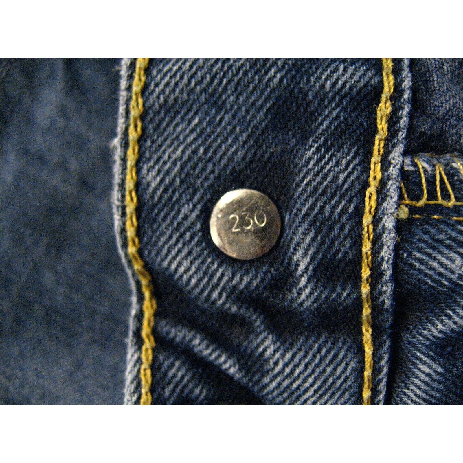 Levis 569 CUTOFF JEAN SHORTS Womans Tag 30 28 MEASURED High Waisted Blue Denim