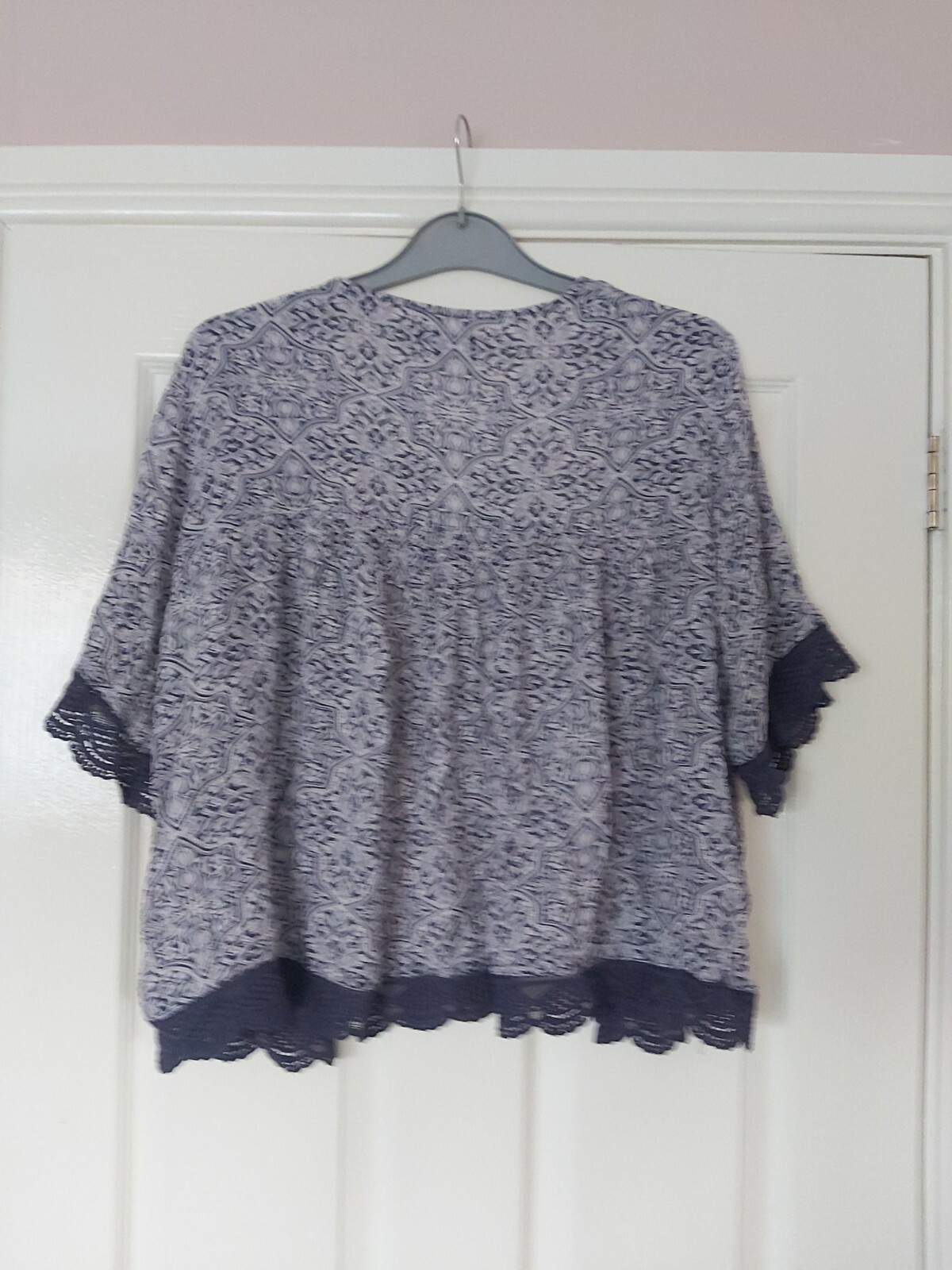 D18 WOMANS NEW LOOK GREY MIX PATTERN S/SLEEVE LACE TRIM L/WEIGHT JACKET UK 10P