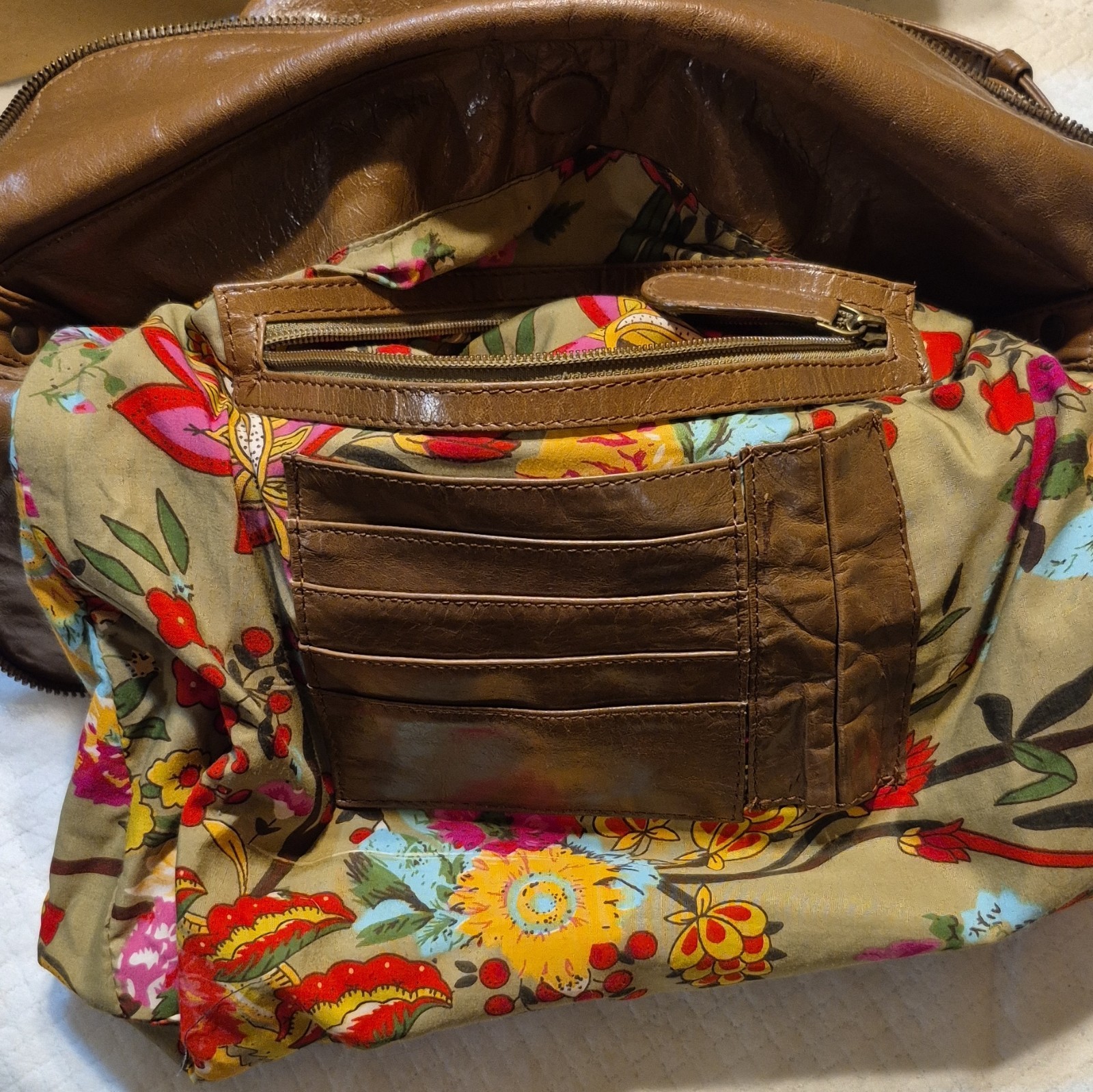 Latico Brown Large Shoulder Bag Zip Closure Adjustable Strap Pockets Bronze