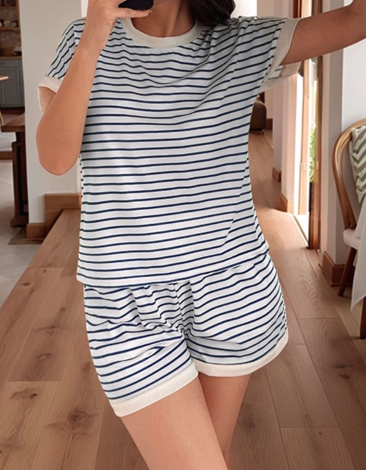 2 pc short set Women’s size M, Royal Blue & White