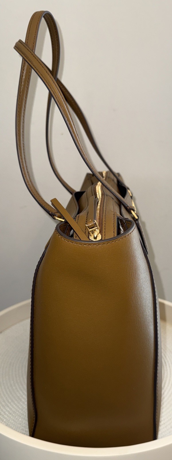 Tory Burch Robinson Tote Pebbled Leather In Bistro Brown – 143240