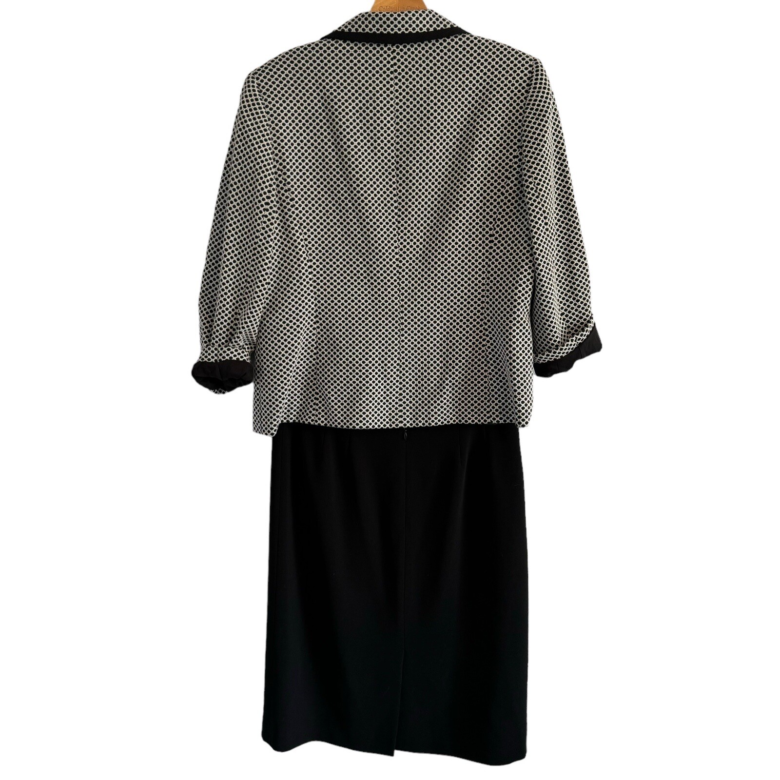 Kasper Skirt Suit Size 10 Black White Two Piece Jacket/Skirt Women Suit