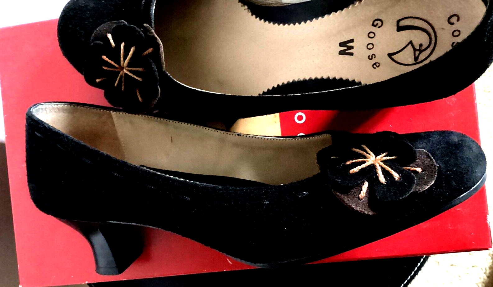 Cosy Goose Womens Black Suede Slip On Kitten Heel Shoes Size 6 – Made in Greece