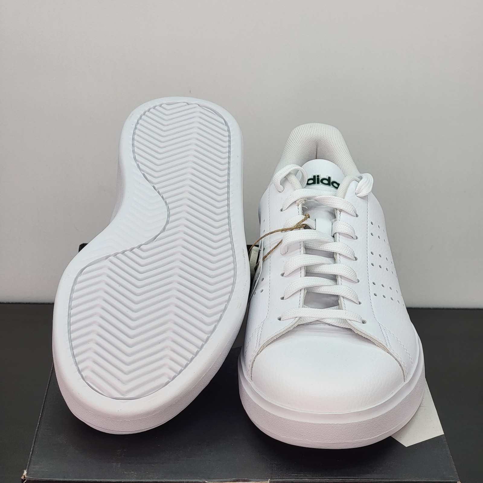 Adidas Advantage Men’s Size 9.5 Athletic Shoes White Green Casual Sneakers