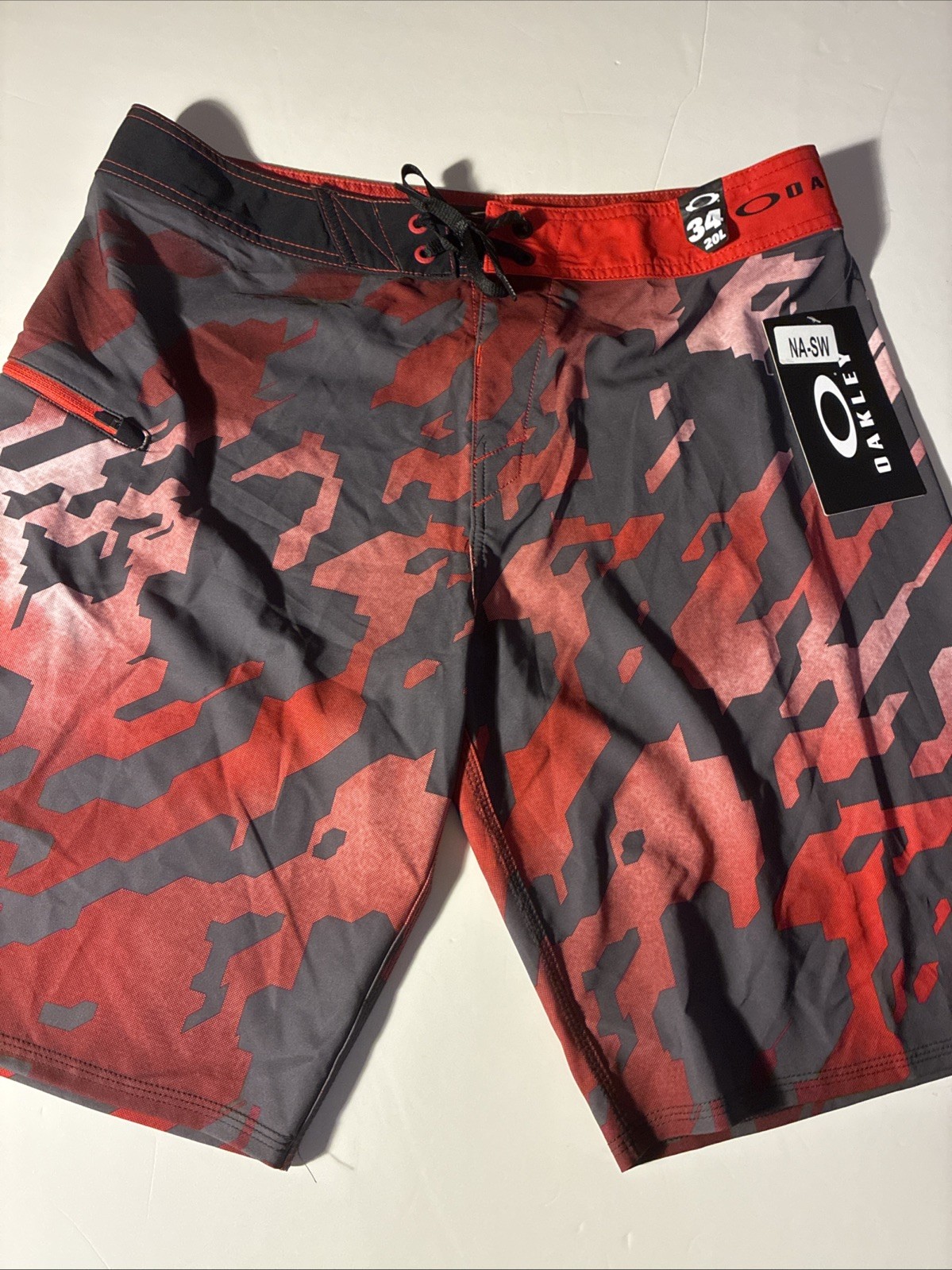 ✅Oakley Sky Garden 20 Boardshorts Mens 34 Red Forged Iron Camo Swim Trunks Beach