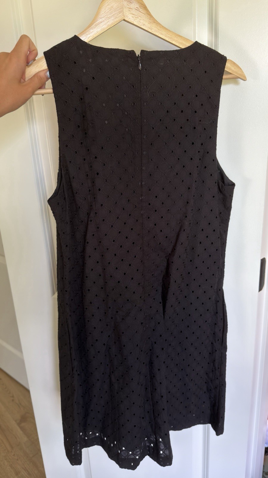 Banana Republic Black Cotton Eyelet Shift Dress Scoop Neck Size S