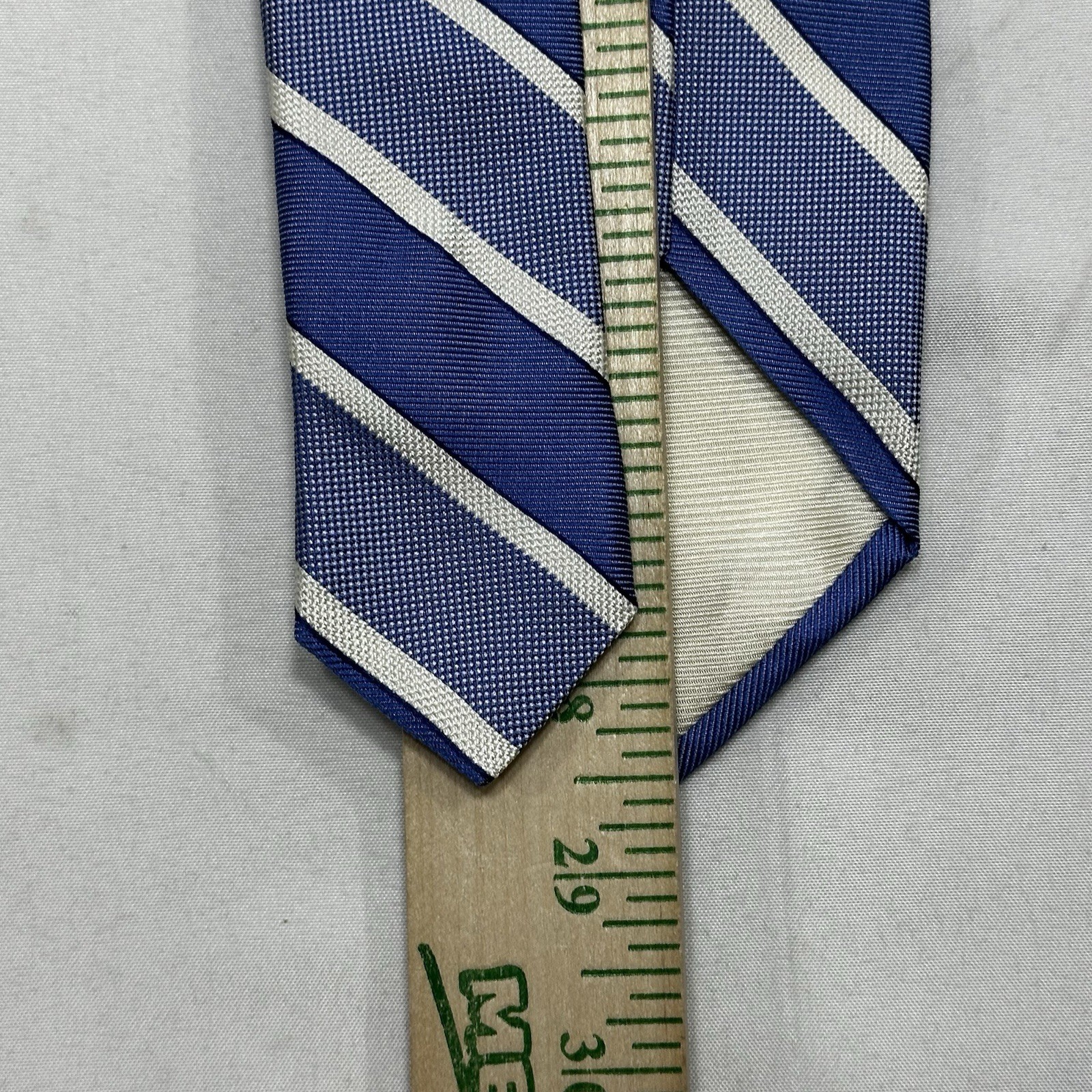 BREUER Men’s 100% Silk Necktie Designer Tie Blue White Striped L: 57” x W:3 1/8”