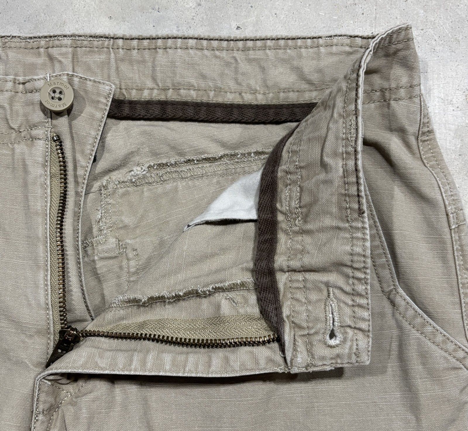 Marmot Straight Leg Reinforced Knee Reguar Fit Jeans Hiking Mens 32×32 1/2 Beige